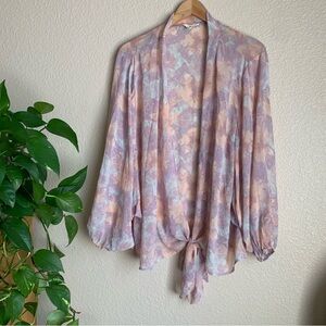 Long sleeve colorful wrap shirt.